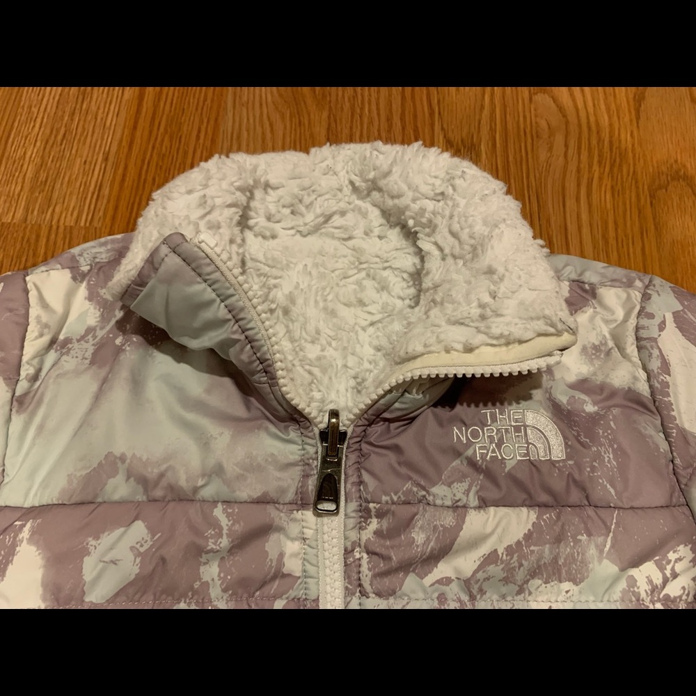 North Face GirlsJacket sized small (7/8)